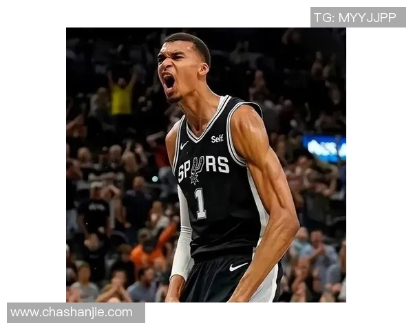 文班亚马首场比赛表现惊人5次盖帽与字母哥隔扣引发热烈讨论